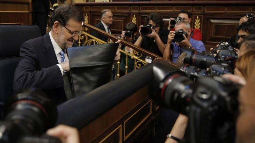 Rajoy defiende la ley de abdicación como &quot;síntoma de estabilidad y de madurez democrática&quot;