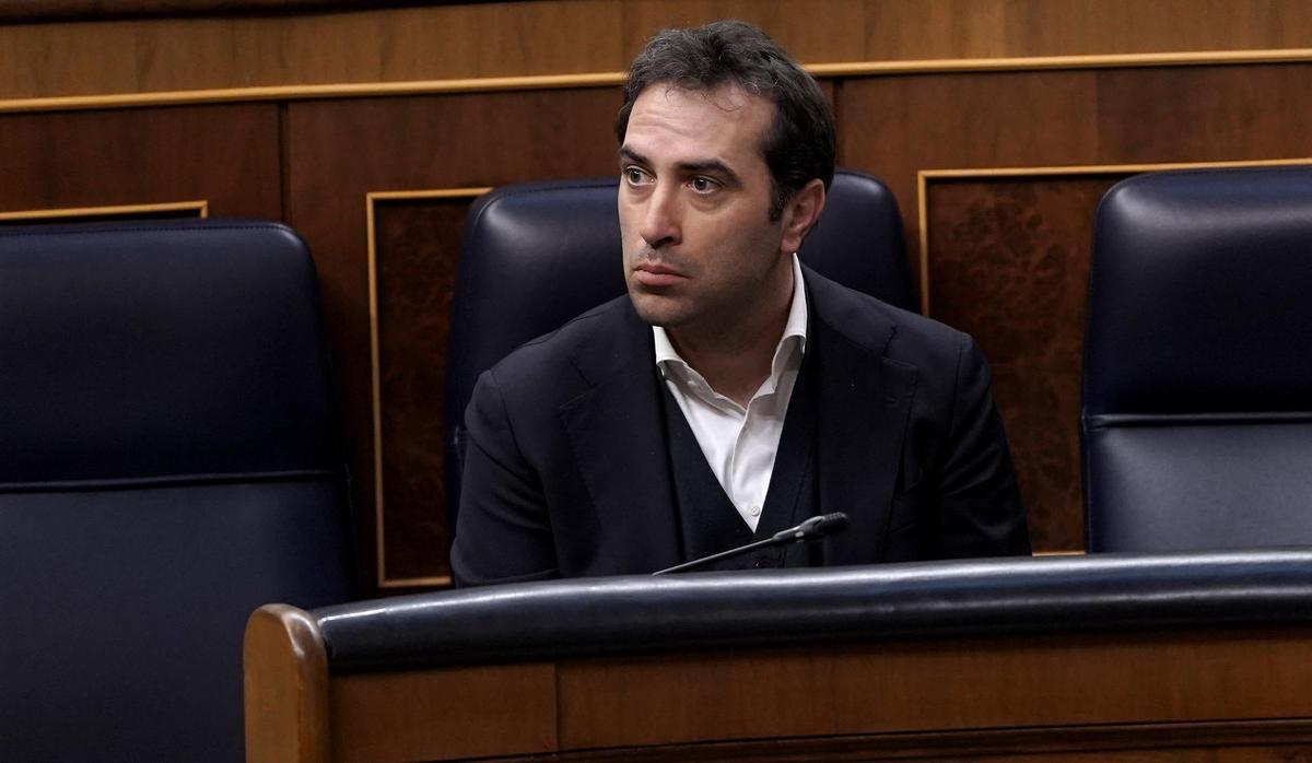 Pedro Sánchez comparece en el Congreso de los Diputados para informar sobre la posición del Gobierno ante la guerra de Oriente Próximo. Pedro Sánchez comparece en el Congreso de los Diputados para informar sobre la posición del Gobierno ante la guerra de Oriente Próximo.