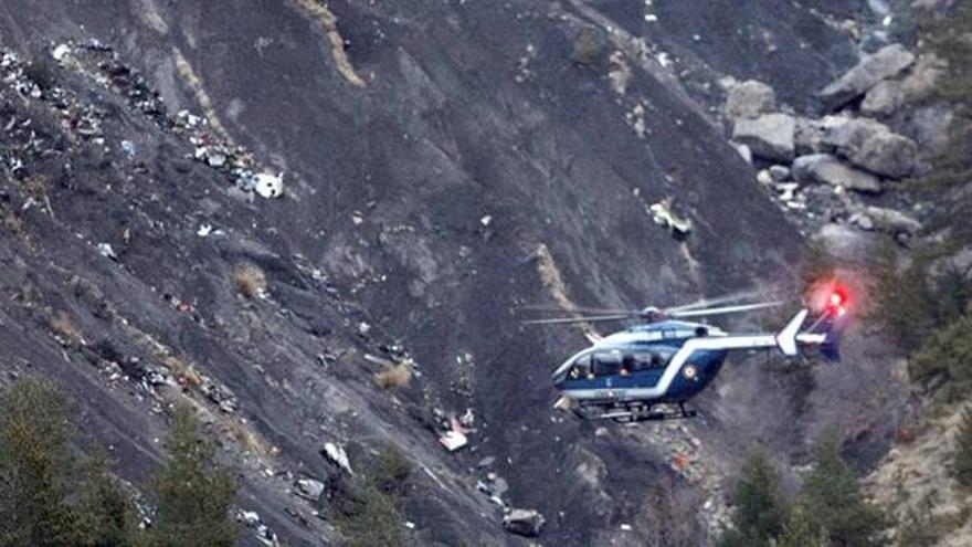 150 muertos al estrellarse en los Alpes un avión procedente de Barcelona