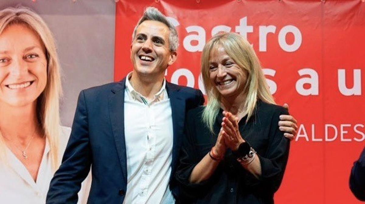 El secretario general del PSOE de Cantabria, Pablo Zuloaga, y la integrante del sector crítico y alcaldesa de Castro Urdiales, Susana Herrán, durante un acto de campaña.