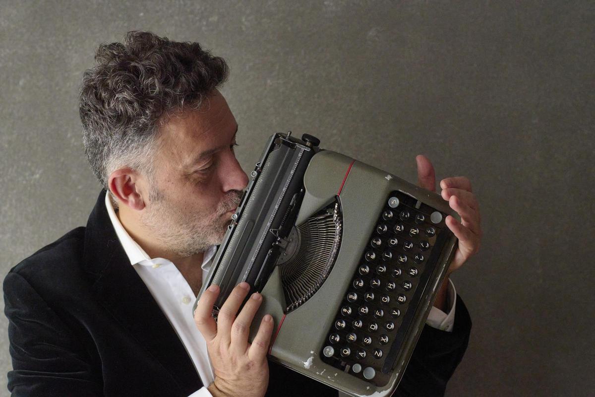 Mikel Santiago compta amb milions de lectors a tot el món.