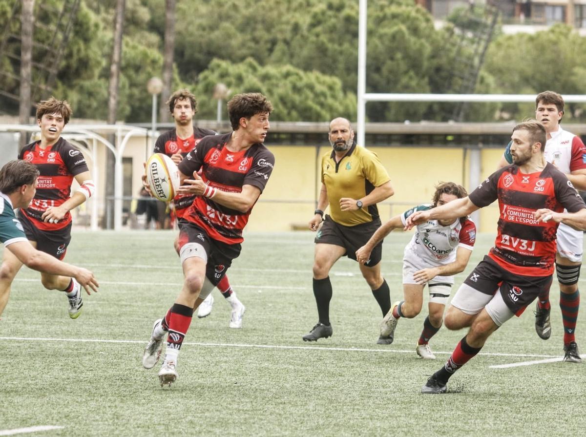 El CAU Valencia sigue en la lucha por el ascenso.