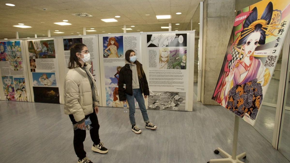 La muestra se puede visitar en la Biblioteca General y en la sala Isidoro Valcárcel Medina de la Facultad de Comunicación de la UMU. | JUAN CARLOS CAVAL