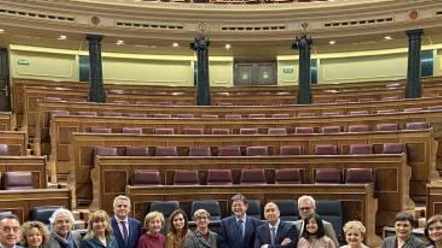 Puig con los representantes en el Congreso y el Senado.