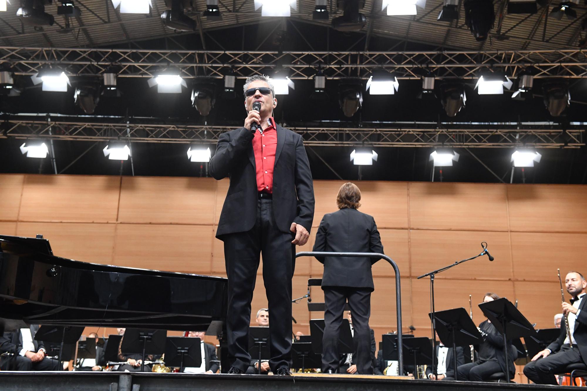 Homenaje en A Coruña a Nino Bravo con la Banda Municipal y Serafín Zubiri