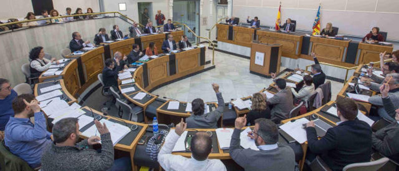 La Diputación de Alicante es la que menos fondos transfiere a los municipios para su gestión directa