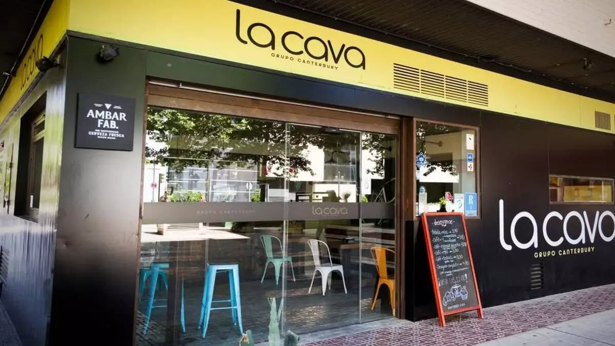 La Cava, el restaurante de Zaragoza que apuesta por la realidad virtual para amenizar la espera de los clientes