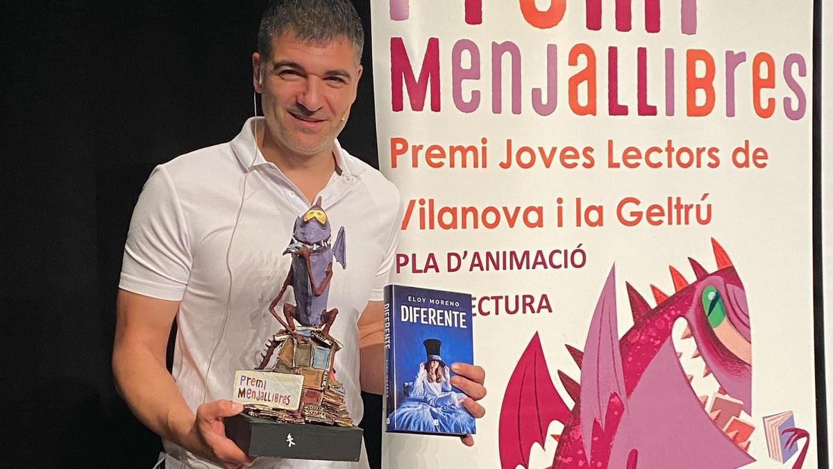 Eloy Moreno ha recibido el premio Menjallibres en Cataluña.