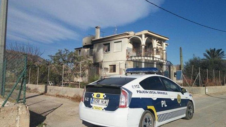 Casa incendiada en el Escorratel.