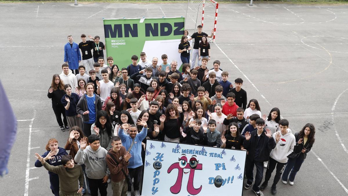 Participantes en una reciente prueba regional matemática celebrada en el IES Menéndez Pidal de Avilés.