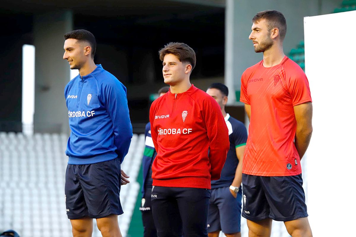 Las nuevas camisetas del Córdoba CF para su estreno en Primera Federación