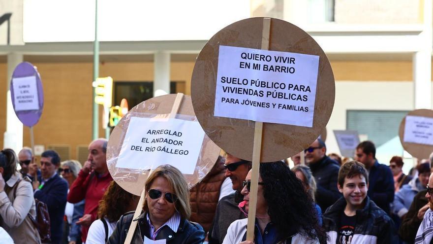 Los vecinos de La Jota y la avenida Cataluña se movilizan para reclamar mejoras en sus barrios ante el auge inmobiliario
