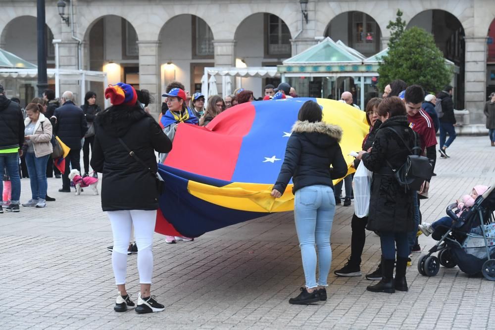 Gallegos en Venezuela afrontan la situación con "incertidumbre" y "a la expectativa". "Si esto no resulta, la situación, muy compleja, va a ser peor", advierten algunos.