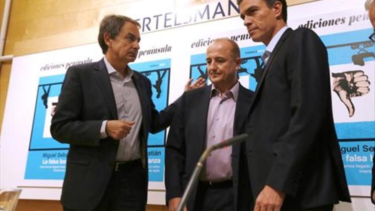 Reencuentro 8José Luis Rodríguez Zapatero, Miguel Sebastián y Pedro Sánchez, ayer en Madrid.