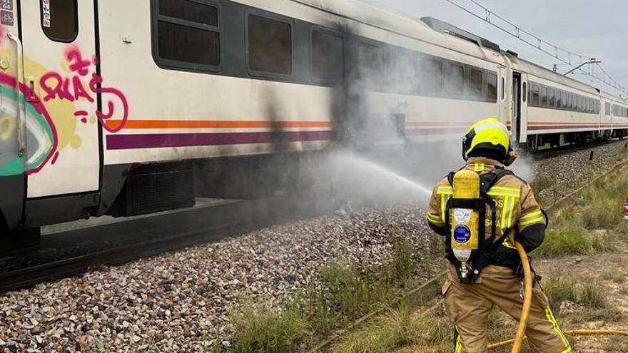 Evacuados 36 pasajeros por el incendio de un tren de la línea Lérida-Zaragoza