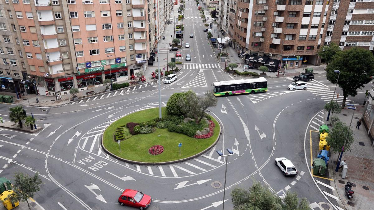 Un &quot;vitrasa&quot; en la rotonda de Jenaro de la Fuente.