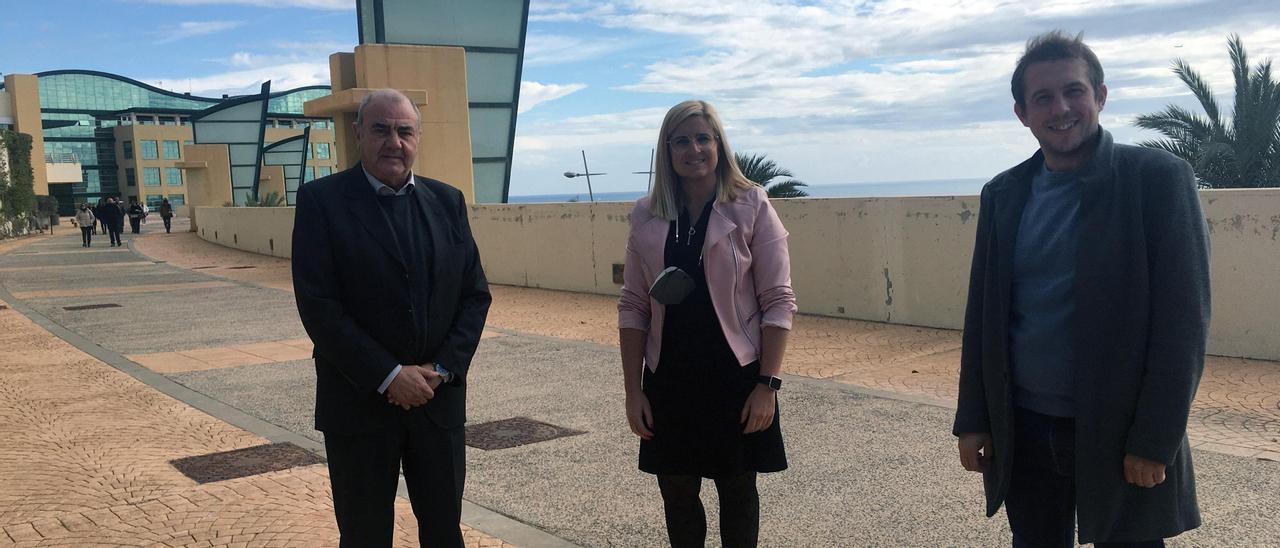 La alcaldesa Irene Navarro y el concejal David Morcillo con el director general de la Sociedad Proyectos Temáticos de la Comunidad Valenciana en la Ciudad de la Luz.