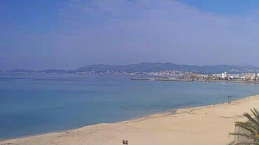 Der Blick auf den Strand von Can Pastilla (11.4.)