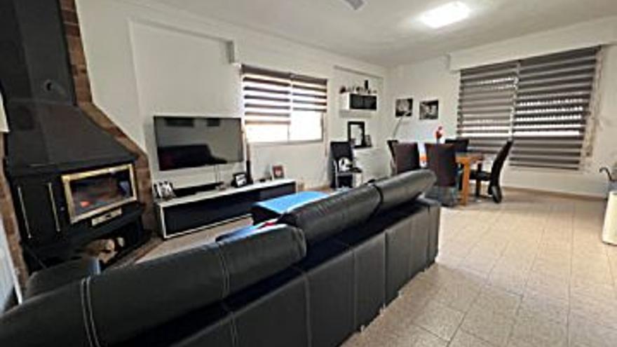 369.000 € Venta de casa en Oliva 297 m2, 5 habitaciones, 2 baños, 1.242 €/m2...