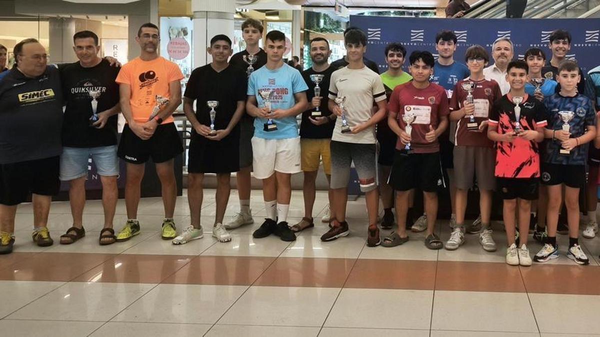 Ganadores del Open y Torneo de Ping Pong de Nuevo Centro