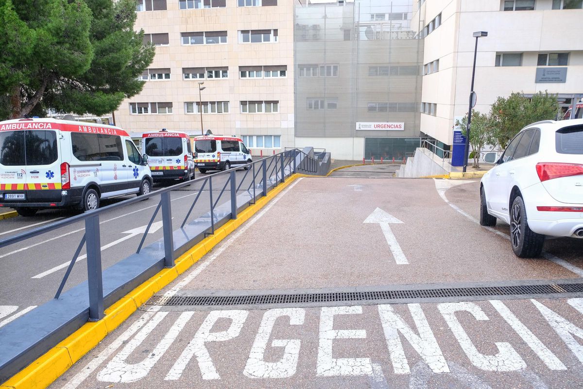 Acceso a Urgencias del Hospital de Elda.