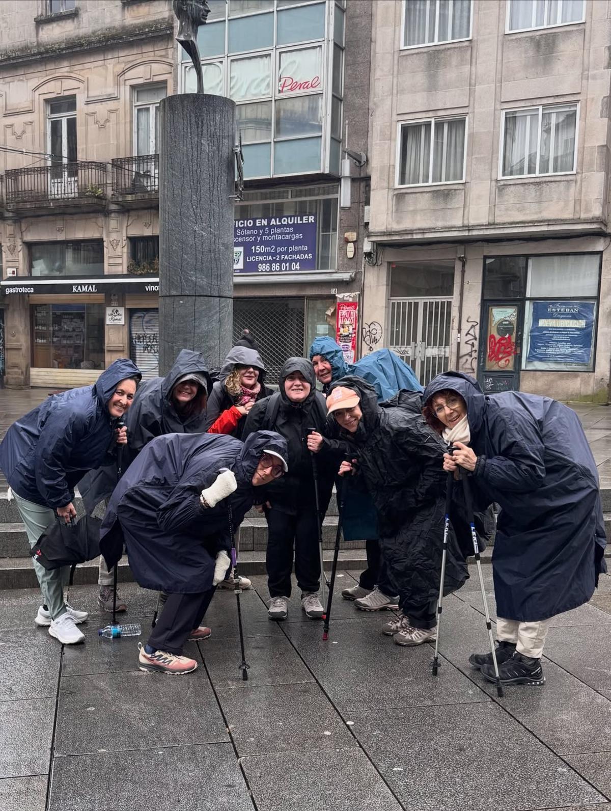 Paz Padilla junto a sus amigas durante el Camino de Santiago