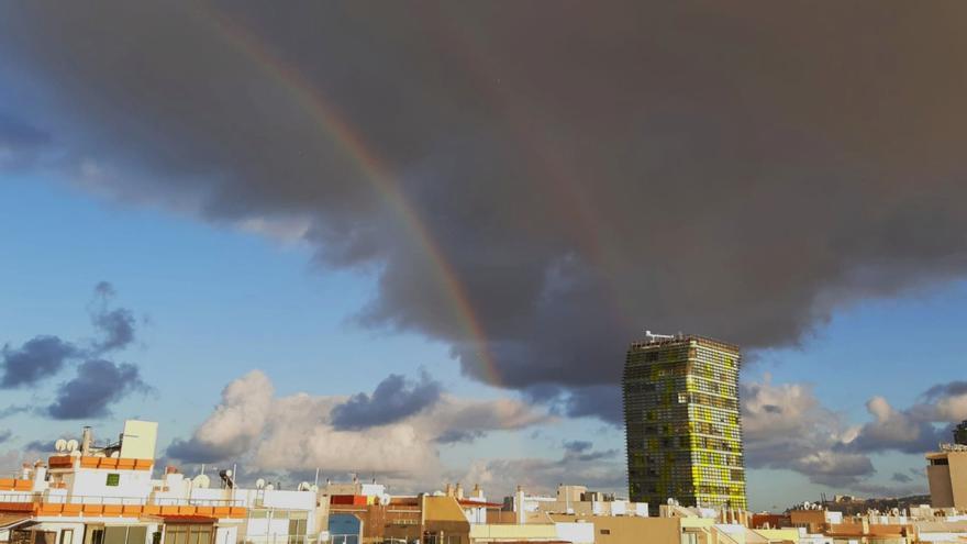 El tiempo este domingo: Nubes y lloviznas en Canarias