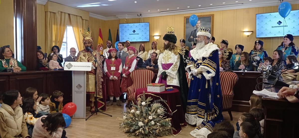 Cabra. Recibimiento en el Ayuntamiento de la ciudad