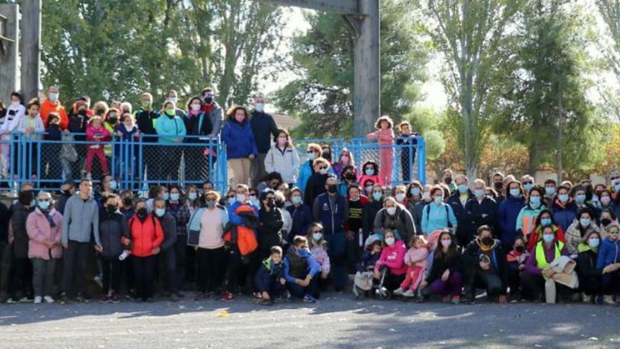 Más de 200 calatorenses y amigos de todas las edades realizaron el recorrido de 6 kilómetros. | SERVICIO ESPECIAL