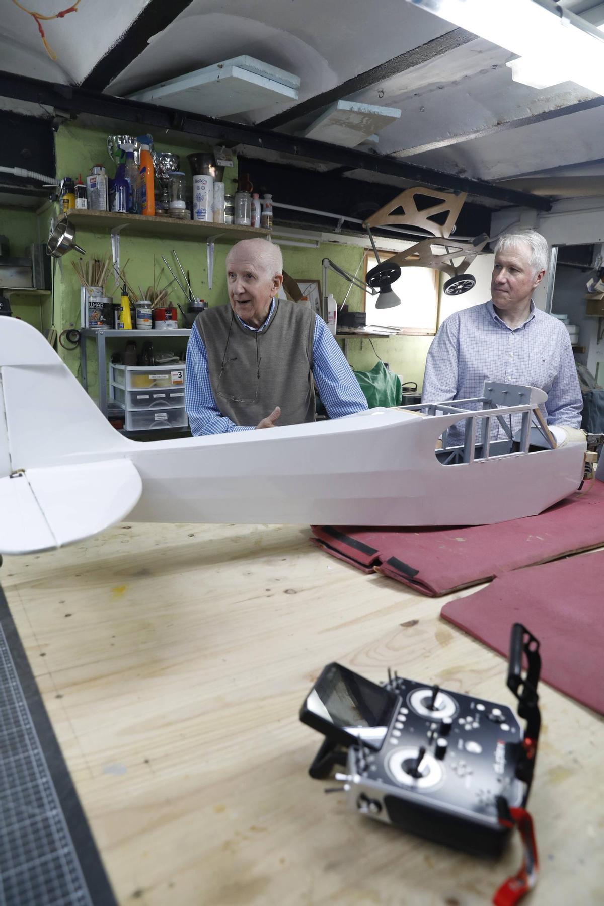 EN IMÁGENES: Arnao, cuna de uno de los últimos clubes de aeromodelismo de Asturias