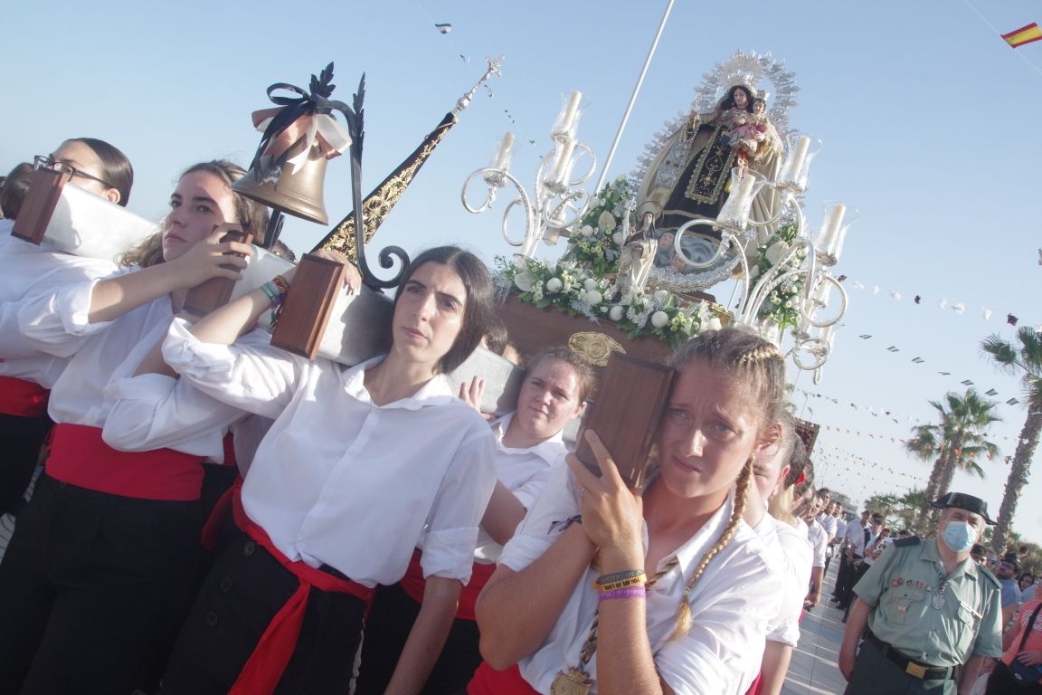 Salida procesional de la Virgen del Carmen del Litoral, en La Térmica