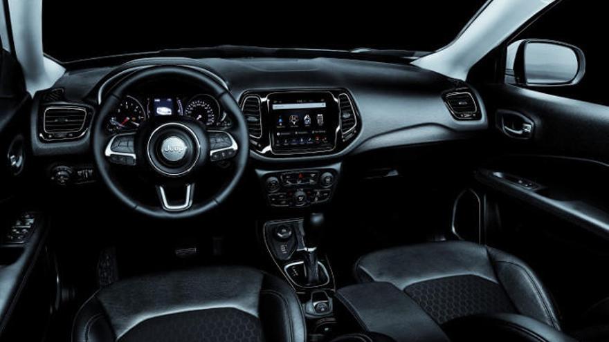 Interior del nuevo Jeep Compass Night Eagle