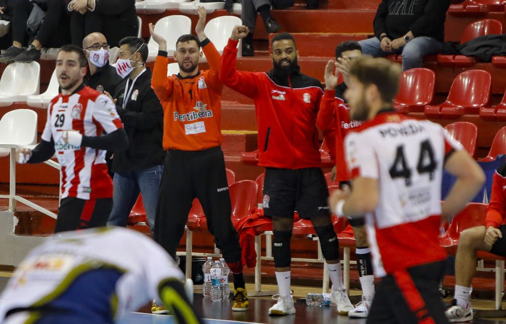 Balonmano Puerto de Sagunto - Puente Geníl, en imágenes.