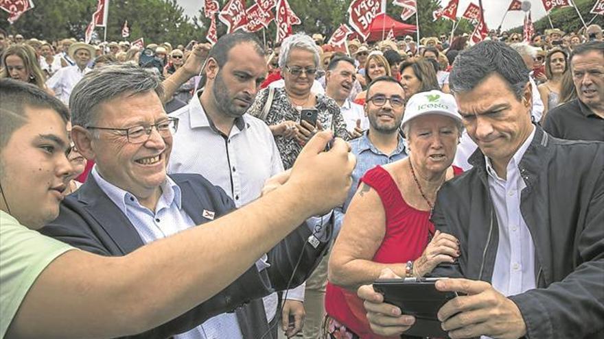 El PP y el PSOE llaman al &#039;Govern&#039; a reconducir la crisis
