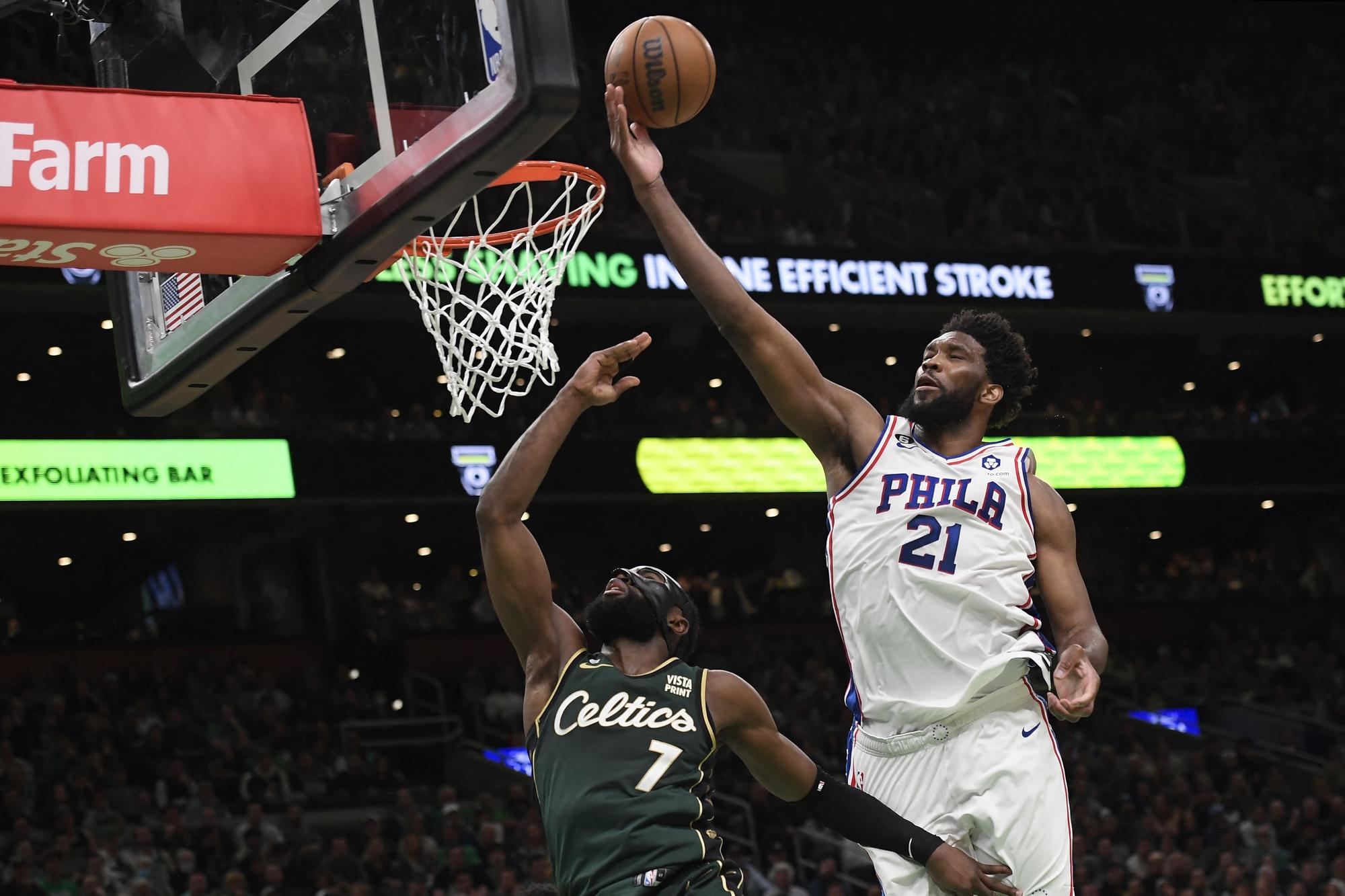 Embiid lidera a los 76ers en el quinto partido en Boston