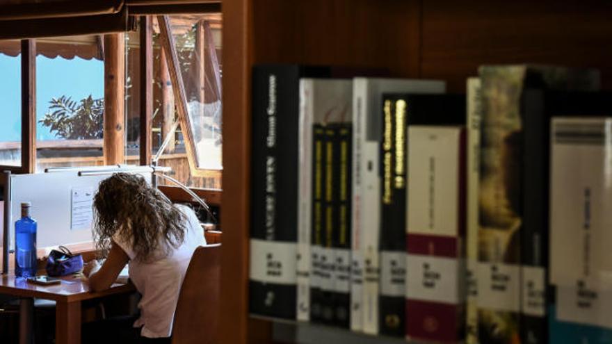 Interior de la Biblioteca de La Laguna.