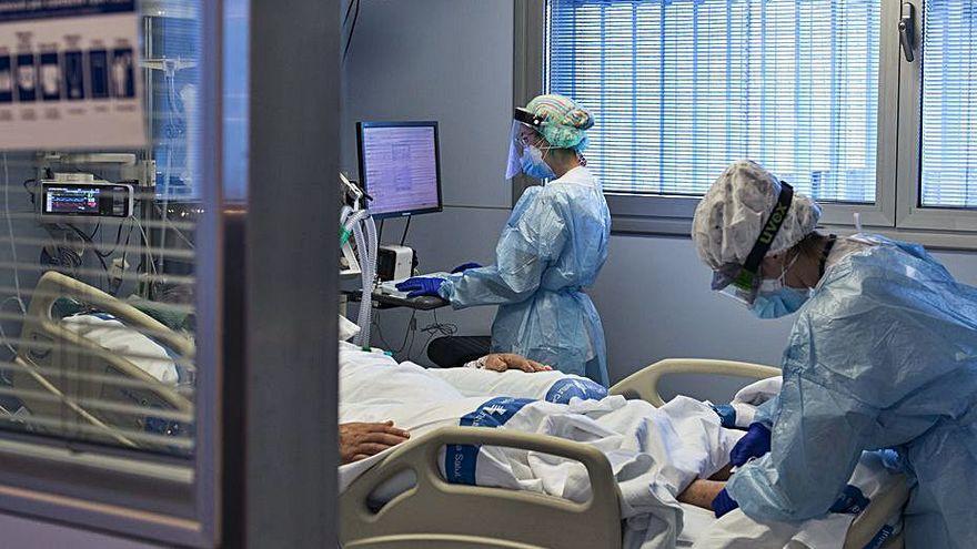 Las hospitalizaciones se estabilizan en Málaga a pesar del repunte de contagios