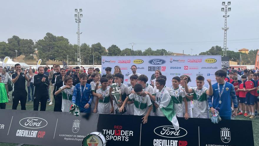 El Elche alevín gana la Crevillent Cup tras vencer en la final al Chelsea