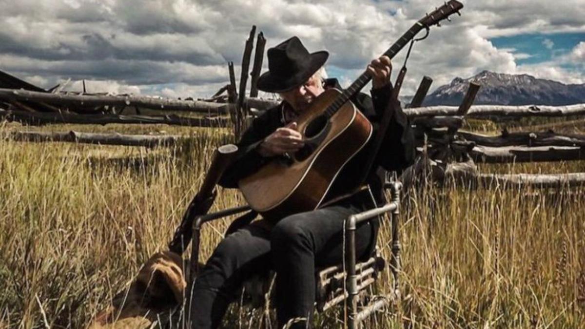 Neil Young, en un fotograma de 'Paradox'