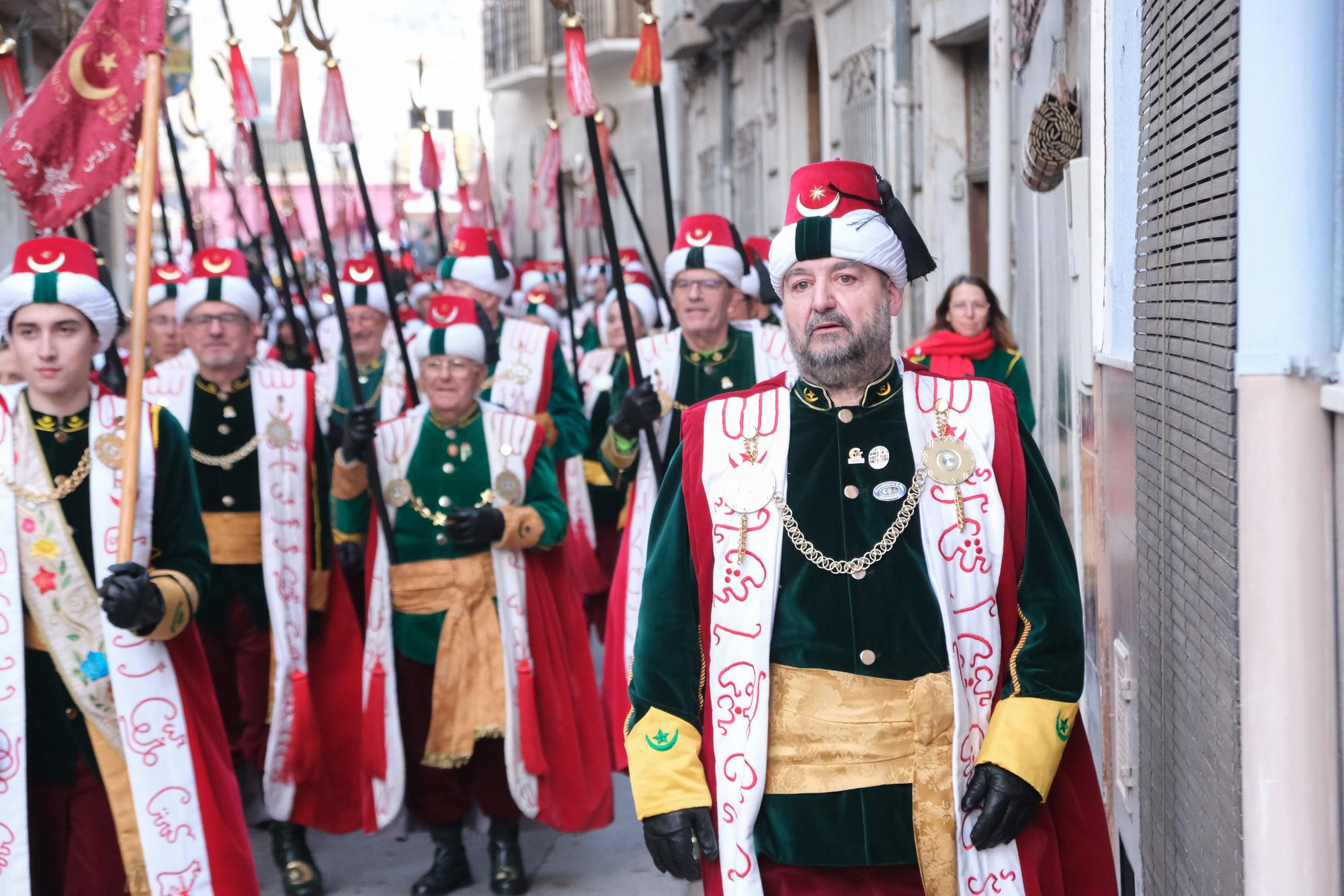 Así ha sido La Entrada en la vuelta de las fiestas de Moros y Cristianos de Sax