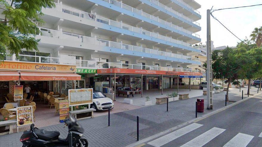 Un irlandés, herido grave al caer desde un balcón de unos apartamentos en Mallorca