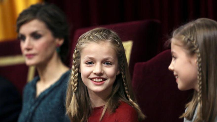 La princesa Leonor junto a su madre y su hermana.