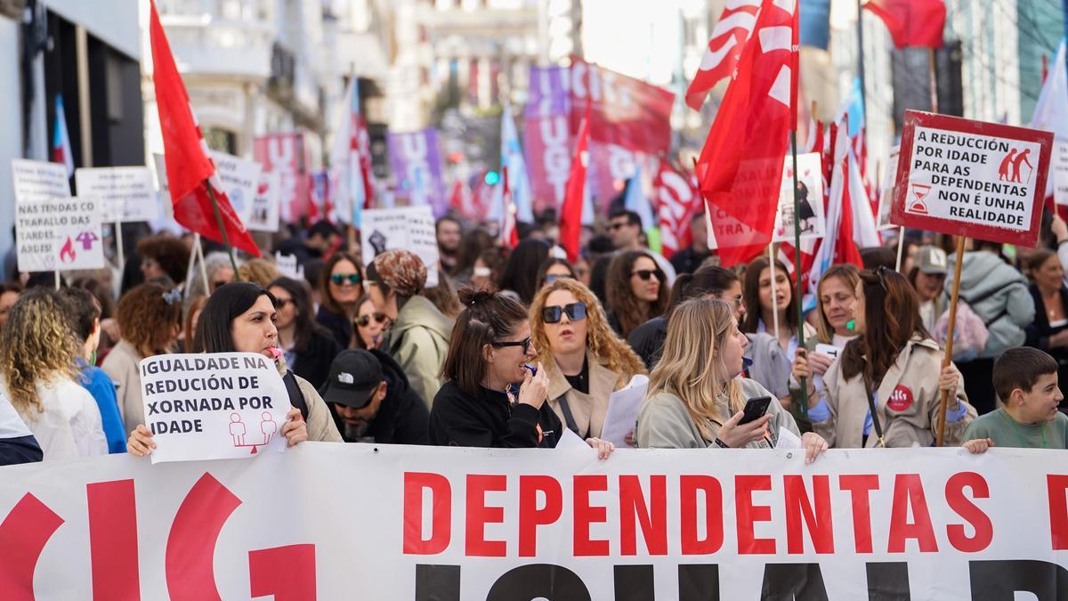 Más de 600 trabajadores de tiendas de Inditex protestan en A Coruña para exigir mejoras