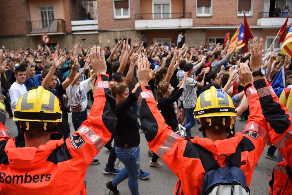 Multitudinària manifestació contra la violència a Manresa