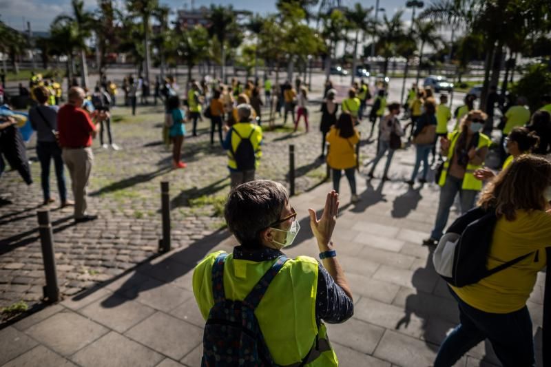 Manifestación por la paralización de la Oferta Pública de Empleo en Canarias