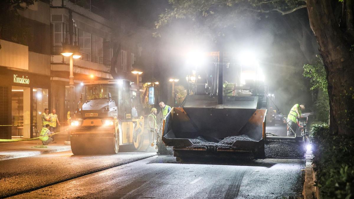 Trabajos de reasfaltado de la Gran Vía Marqués del Turia.
