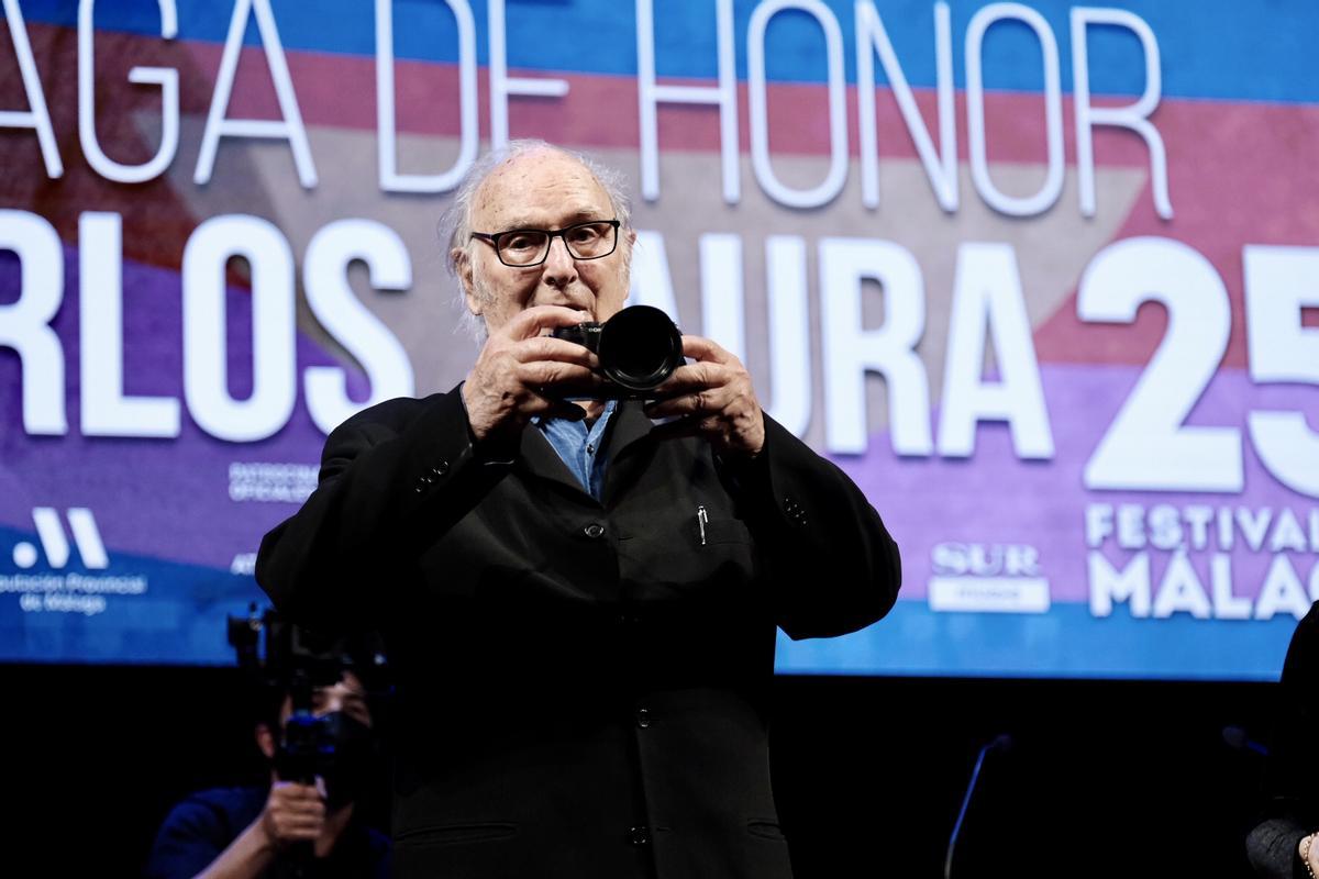 Carlos Saura recibe la Biznaga de Honor del Festival de Málaga