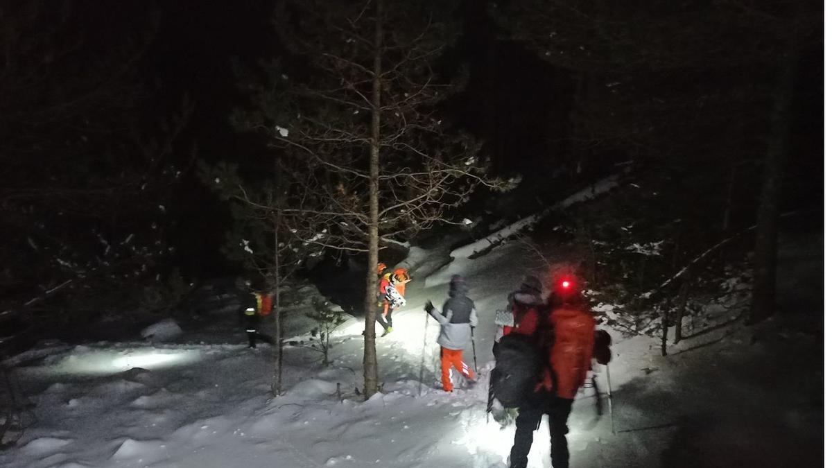 Un moment del rescat dels excursionistes a Vallter