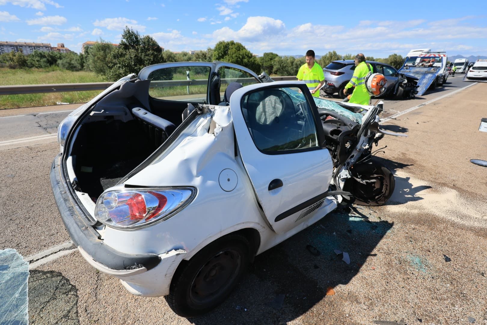 Galería de fotos: Una colisión múltiple con varios heridos obliga a cortar la N-340 en Vila-real