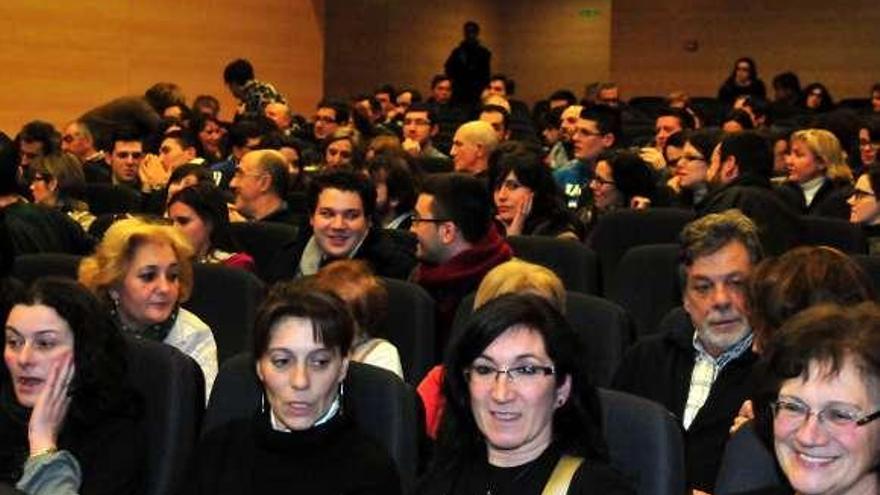 El público llenó el auditorio de A Xuventude.  // Iñaki Abella